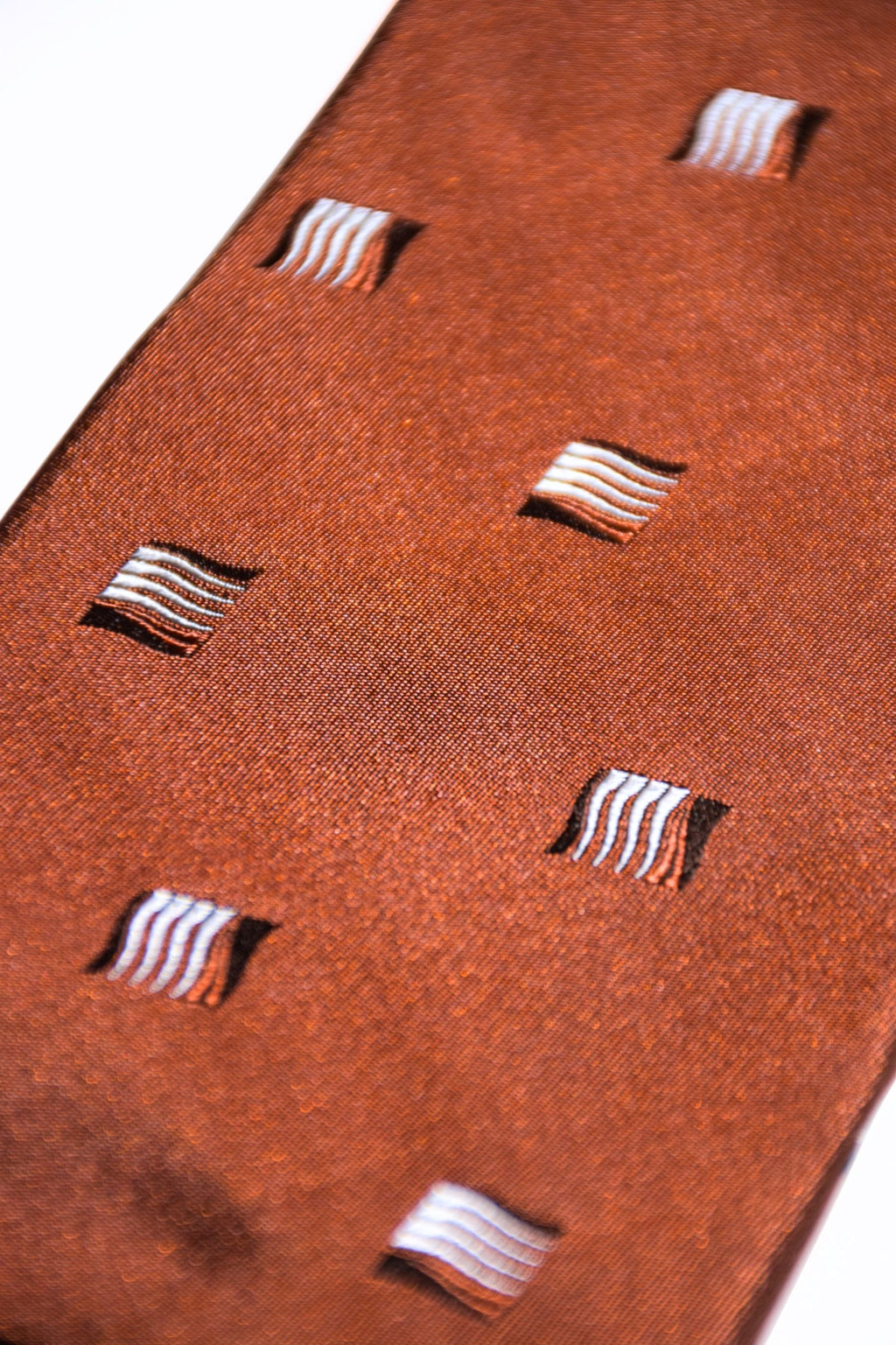 TERRACOTTA AVENA TIE