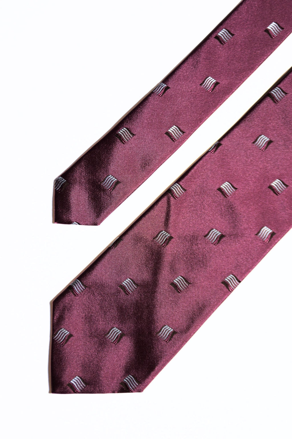 AVENA BORDEAUX TIE