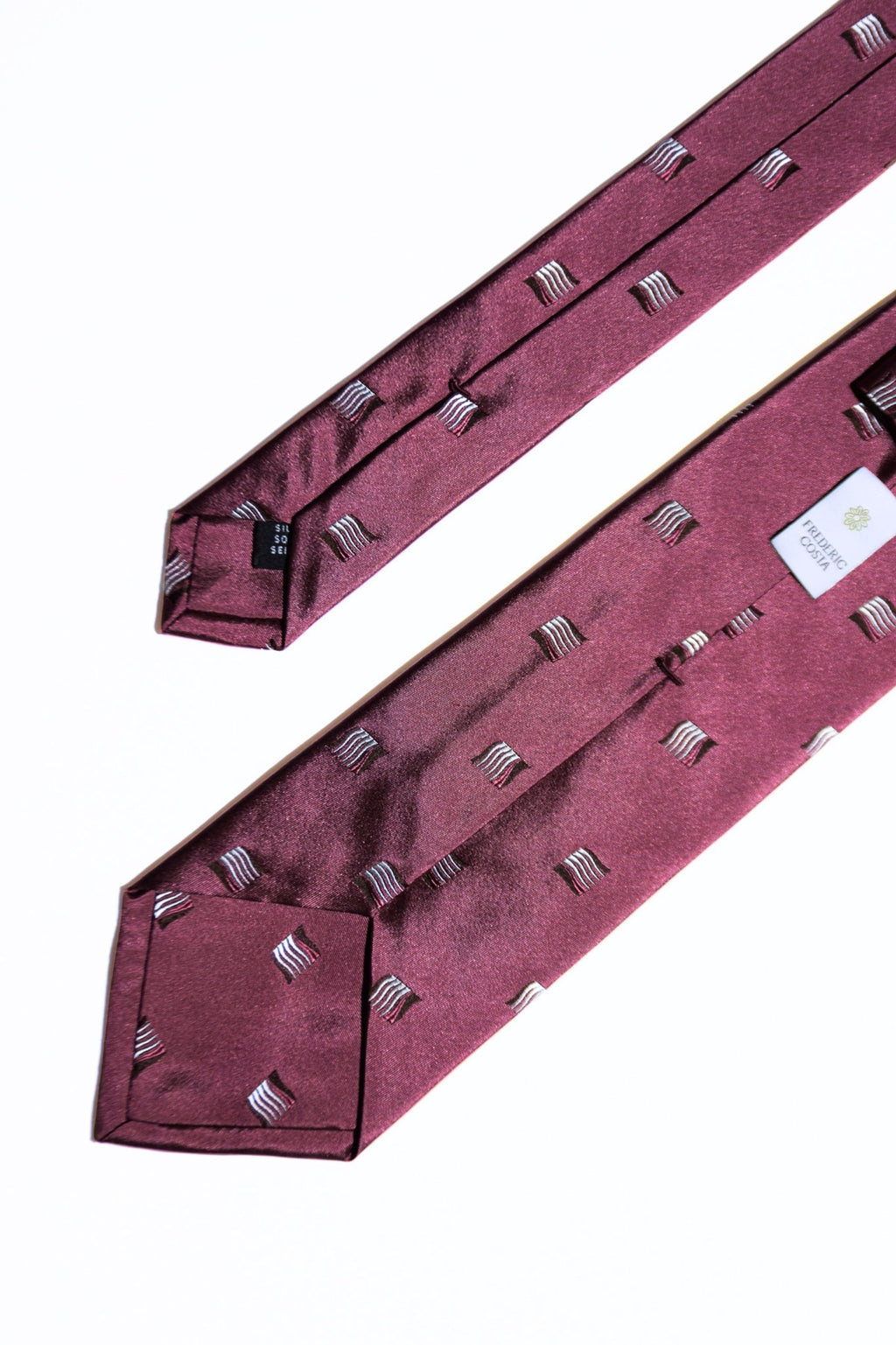 AVENA BORDEAUX TIE