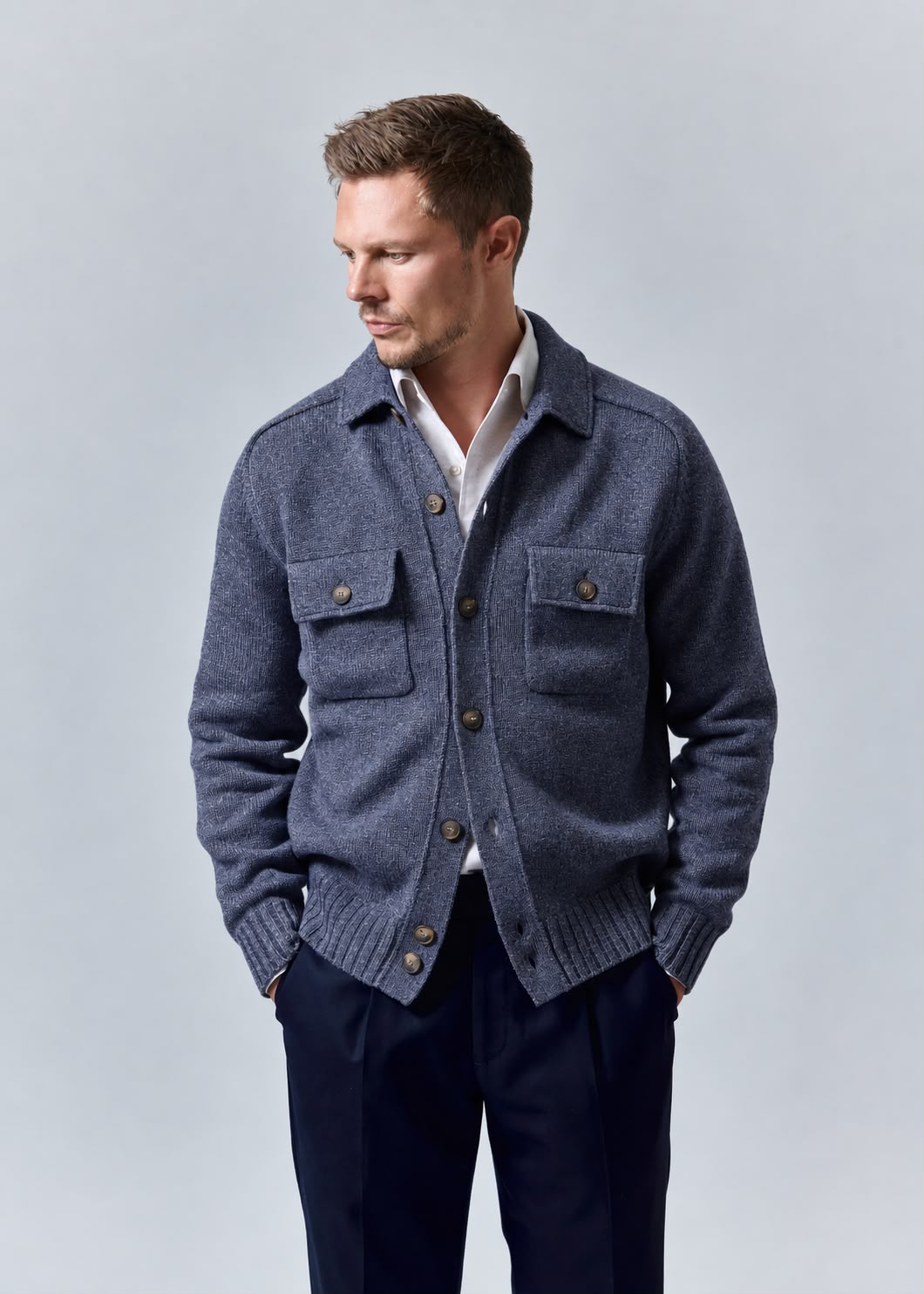 Cardigan homme Adamo bleu denim en laine vierge, col chemise