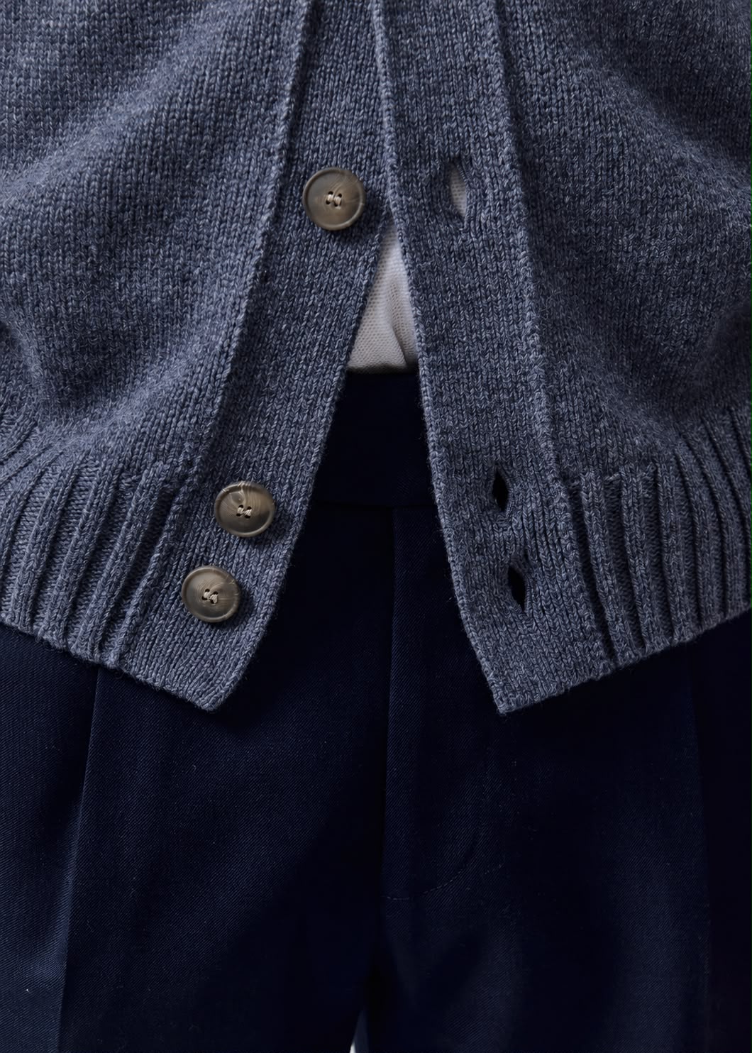 Cardigan homme Adamo bleu denim en laine vierge, col chemise