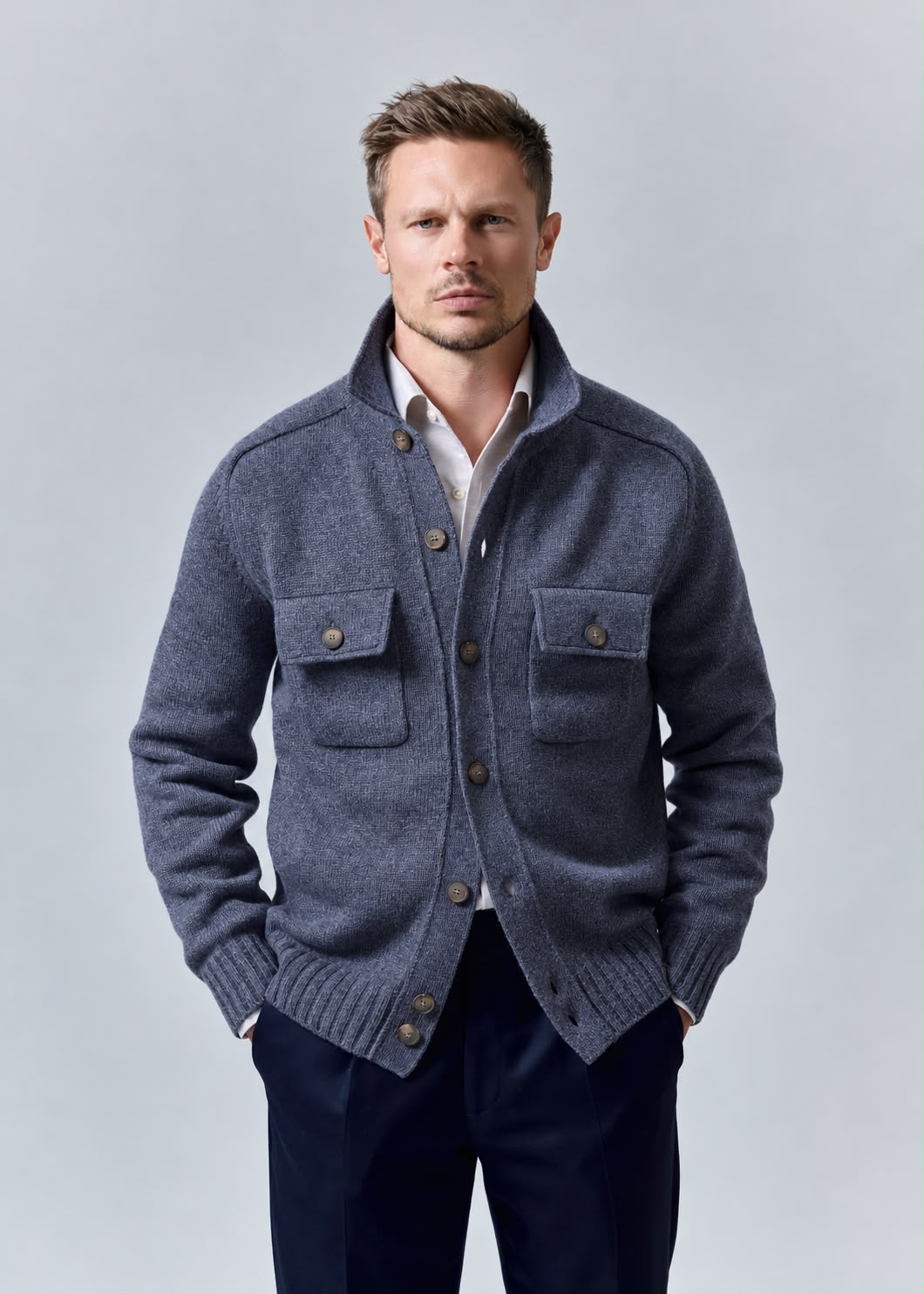 Cardigan homme Adamo bleu denim en laine vierge, col chemise